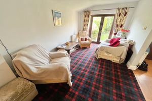 Sitting Room- click for photo gallery